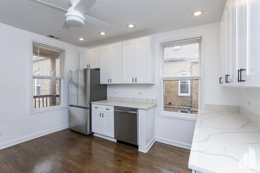 Foto principal - 4 bedroom in Chicago IL 60642