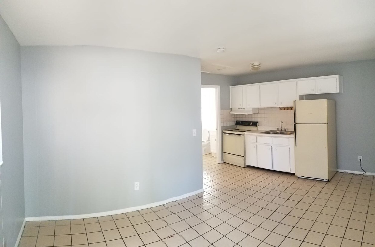 Primary Photo - 10106 N Lantana Ave