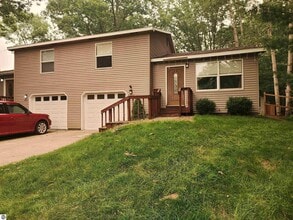 Building Photo - 4416 Eagle Crest Dr