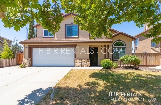 Building Photo - Tracy Three Bedroom Rental Now MOVE IN READY!