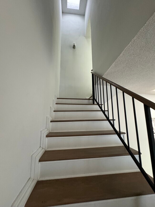 Foto del edificio - 814 W El Repetto Dr