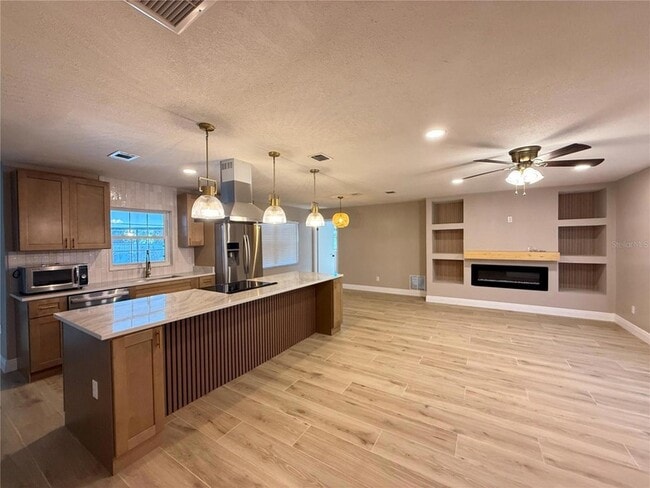 Building Photo - 1041 Manchester Cir