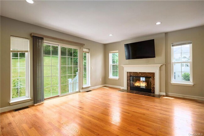 Building Photo - 2402 Rockledge Ct