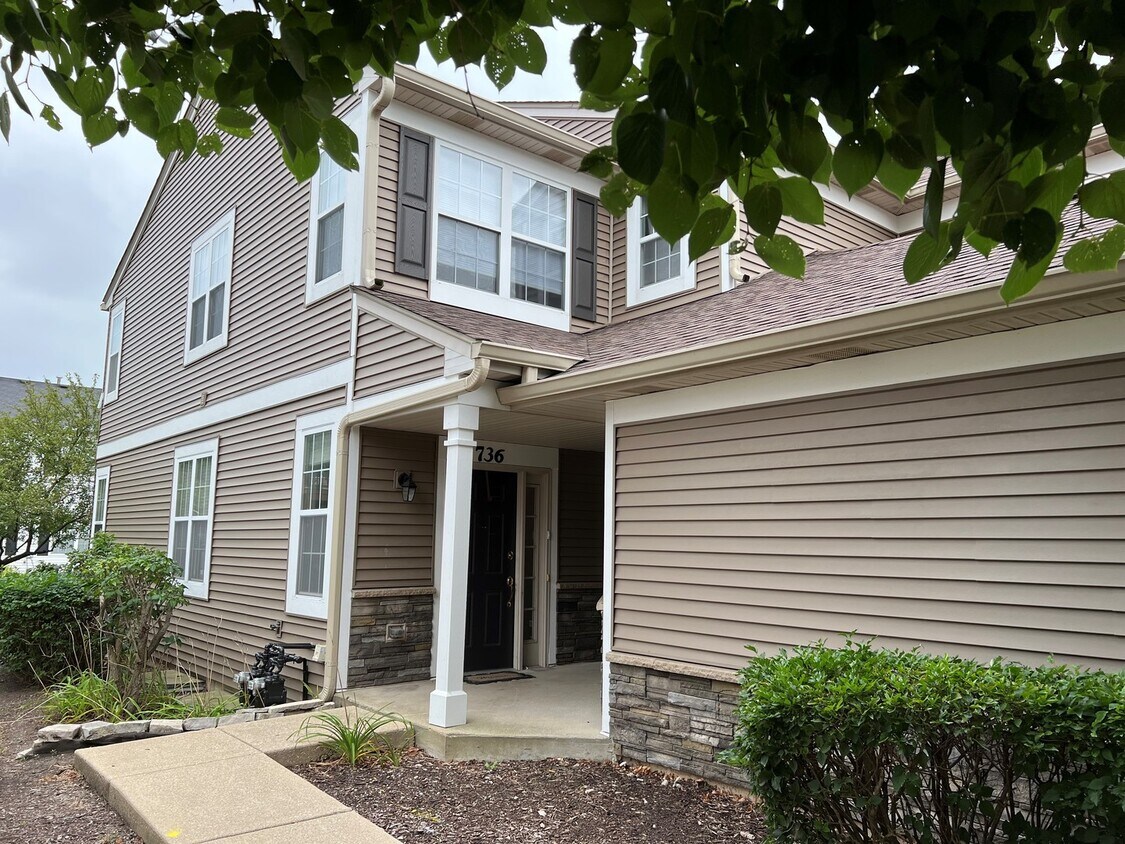 736 Woodewind Dr, Naperville, IL 60563 Townhome Rentals in Naperville