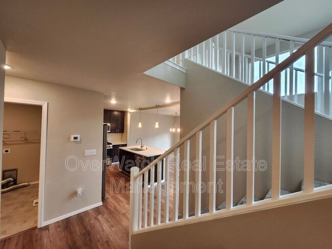 Photo - 207 Shageluk St House