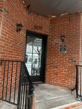 Building Photo - 609 New York Ave