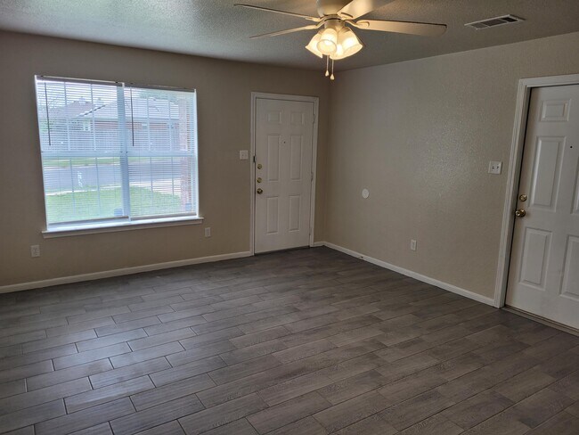 Foto del edificio - 4604 Acorn Creek Trail