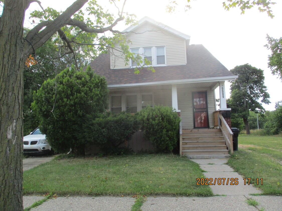 Primary Photo - 19989 Cameron St