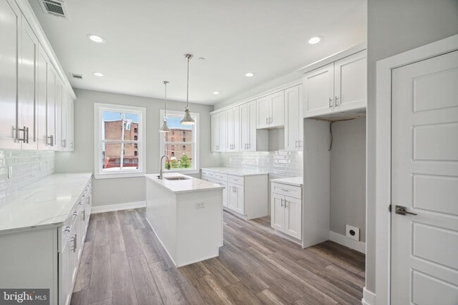 Foto del edificio - 2429 N 3rd St