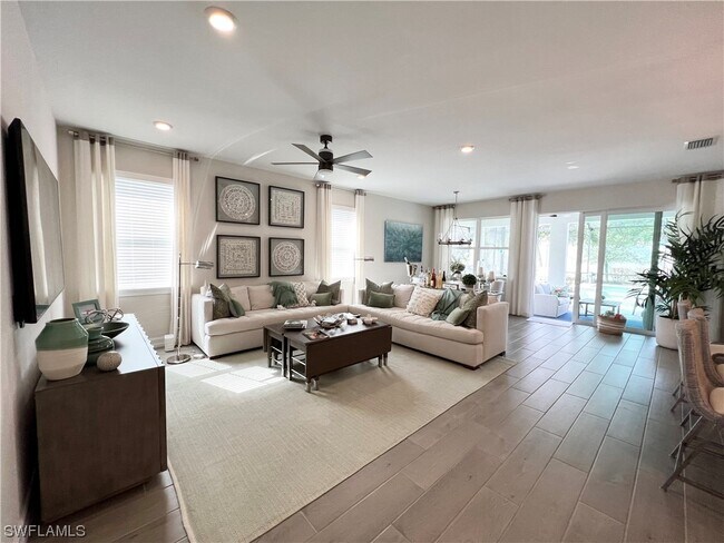 Foto del edificio - 28242 Seasons Tide Ave