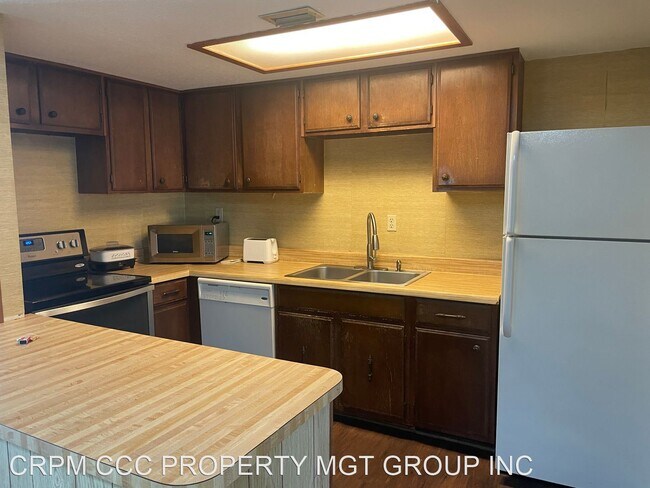Building Photo - 3 br, 1 bath House - 5817 S. Lagoon Dr