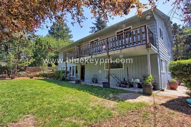 Building Photo - 2952 SW Huber St