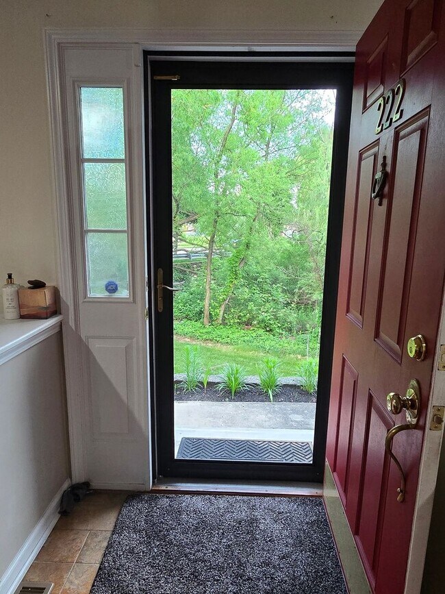 Building Photo - 3 Bedroom Single Family Home in Lawrence T...