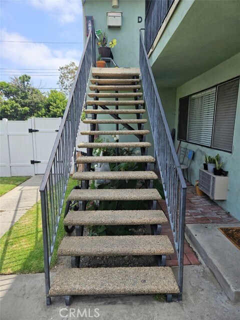Foto del edificio - 6081 Lemon Ave
