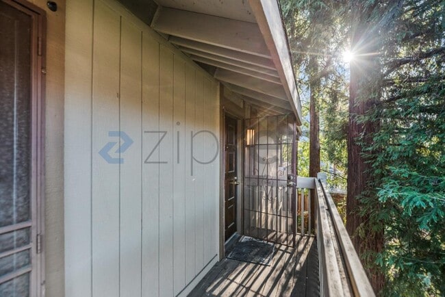 Foto del edificio - 1544 Bailey Rd