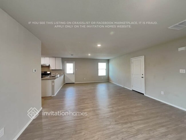 Building Photo - 7323 Avila Vis