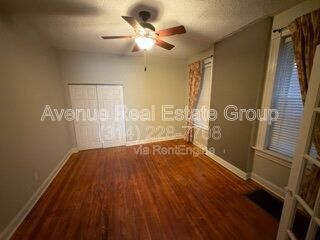 Foto del edificio - 1855 Russell Blvd