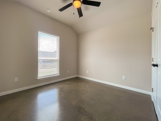 Building Photo - 110 W Windmill Way
