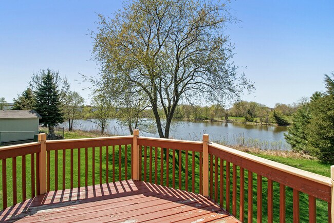 Building Photo - 437 S Orchard Dr