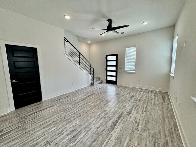 Building Photo - Modern Farmhouse montopolis