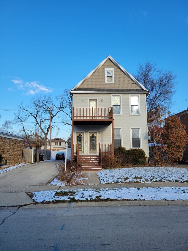 180 E Quincy St Unit 2, Riverside, IL 60546 Apartments in Riverside