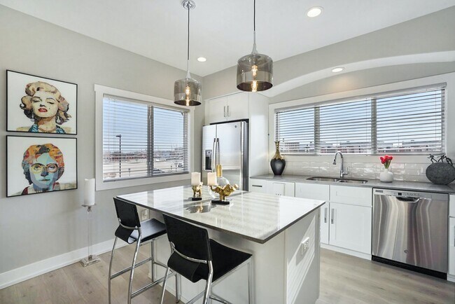 Foto del edificio - 251 W Western Ave