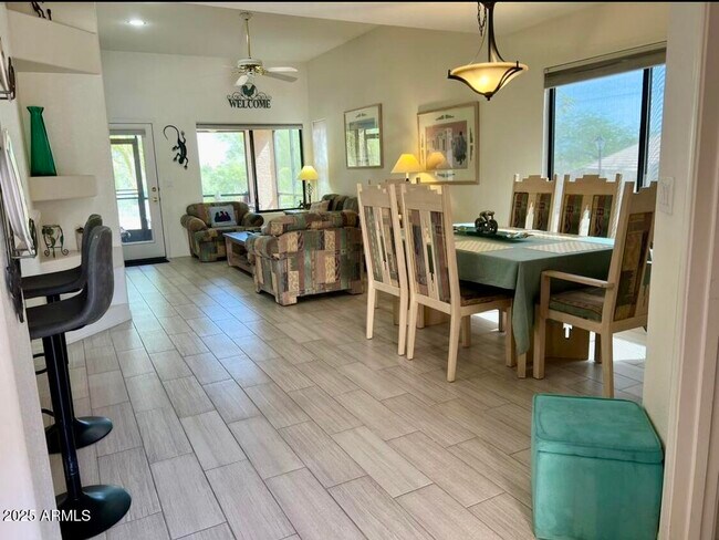 Foto del edificio - 16750 E Westby Dr