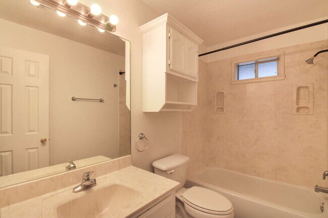 Foto del edificio - 1308 W Prosperity Dr
