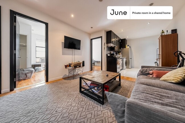 Building Photo - Private bedroom in 6 bed/2 bath Home