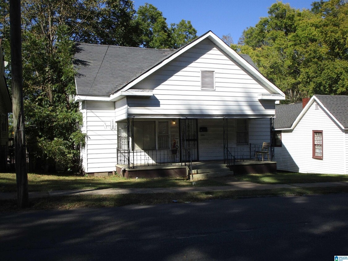 2016 Pike Rd, Birmingham, AL 35218 House Rental in Birmingham, AL