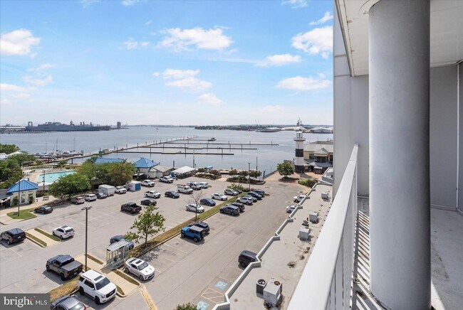 Building Photo - 2702 Lighthouse Point E