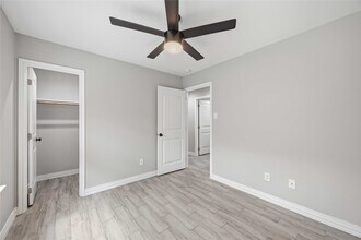 Building Photo - 3425 Mt Pleasant St
