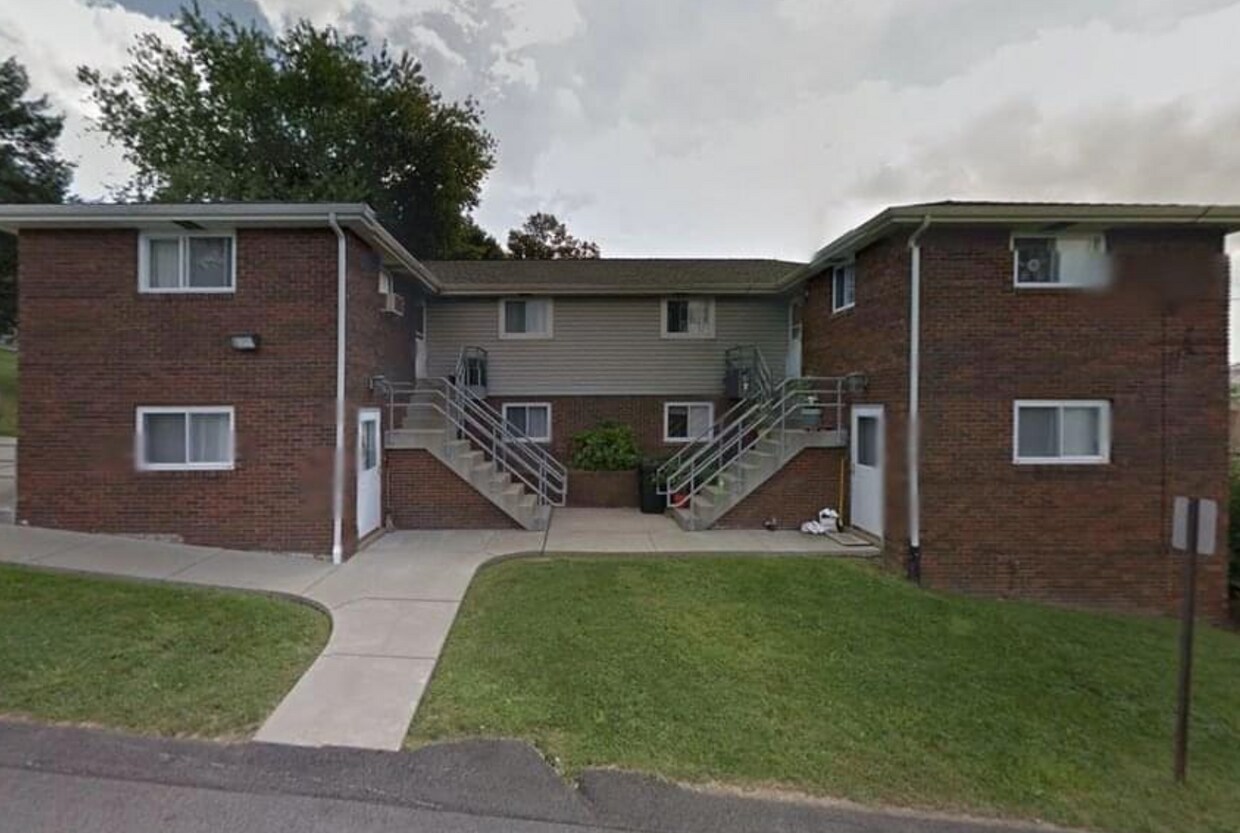 1101 10th St Unit 1, Irwin, PA 15642 Apartments in Irwin, PA