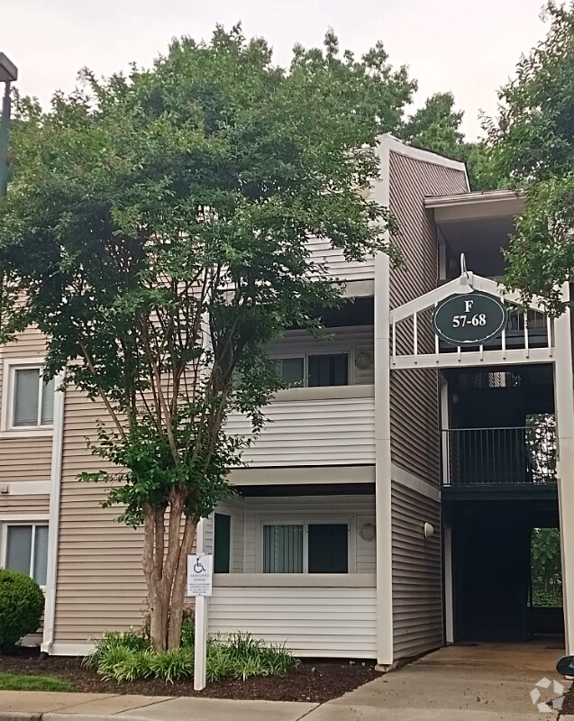 Building Photo - 600 Reusens Rd
