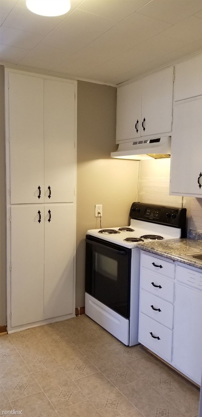 Building Photo - 1 br, 1 bath Apartment - 103 1st Ave NE