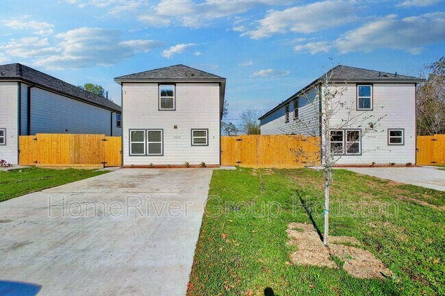 Foto del edificio - 8639 Sunderland Rd