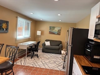 Foto del edificio - 686 Partridge Cir