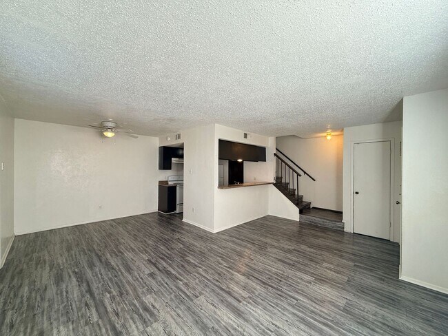 Building Photo - SECTION 8/HUD ACCEPTED - AVAILABLE NOW!