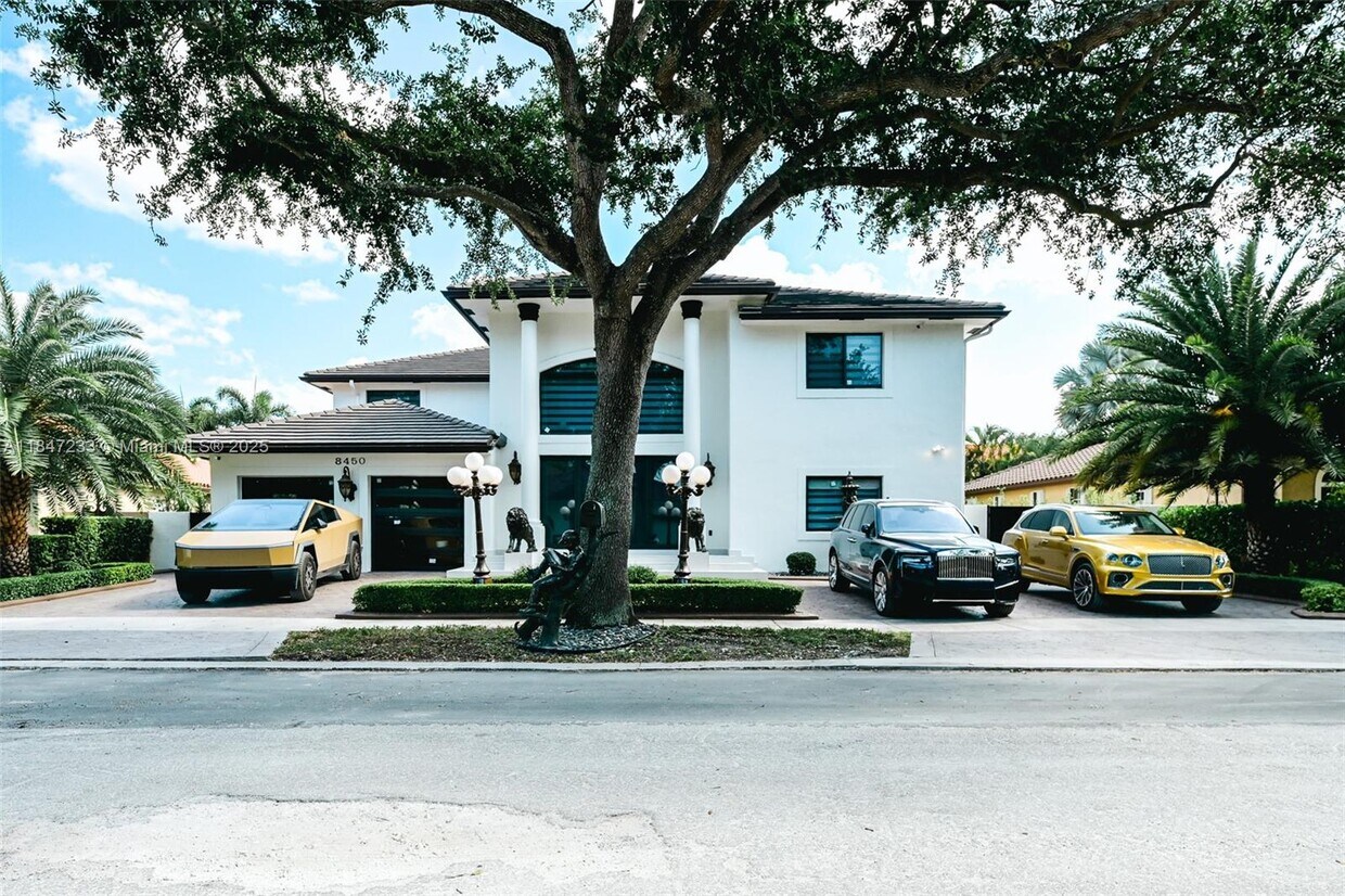 Primary Photo - 8450 NW 169th Terrace