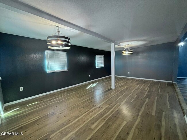 Building Photo - 228 Territory Dr