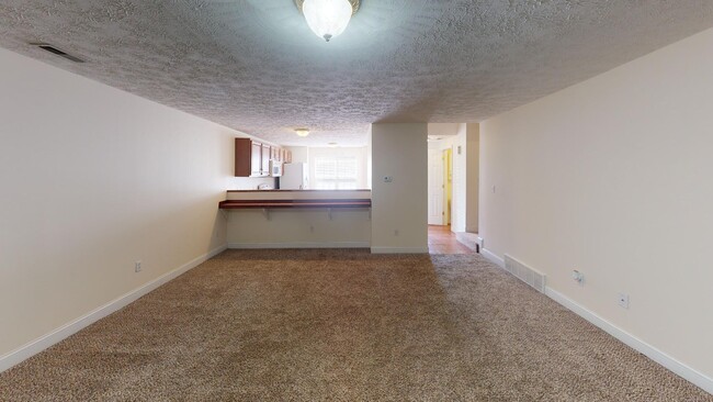 Foto del edificio - 7112 Country Club Dr