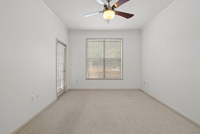 Building Photo - 1111 Westchester Ln NE