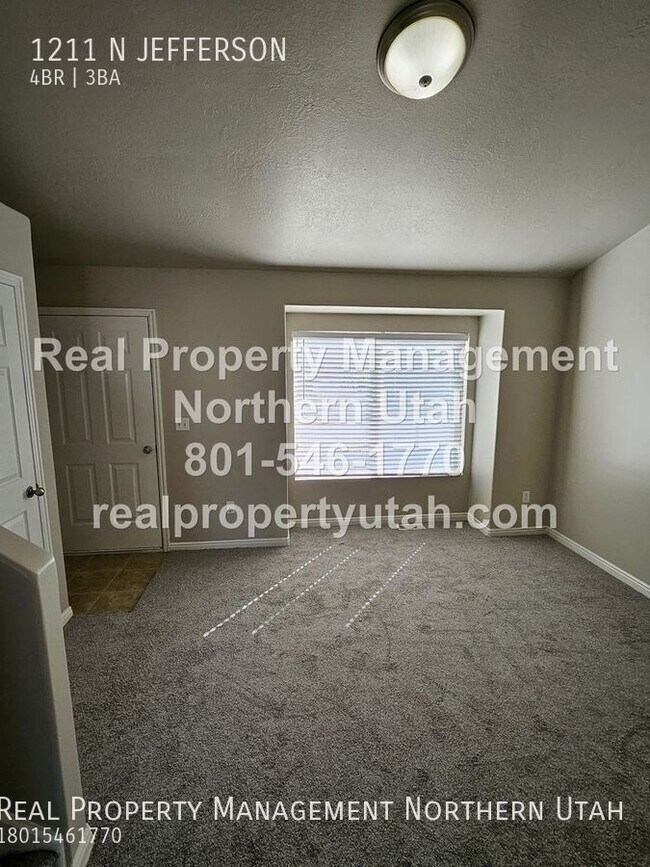 Foto del edificio - 1211 N JEFFERSON-