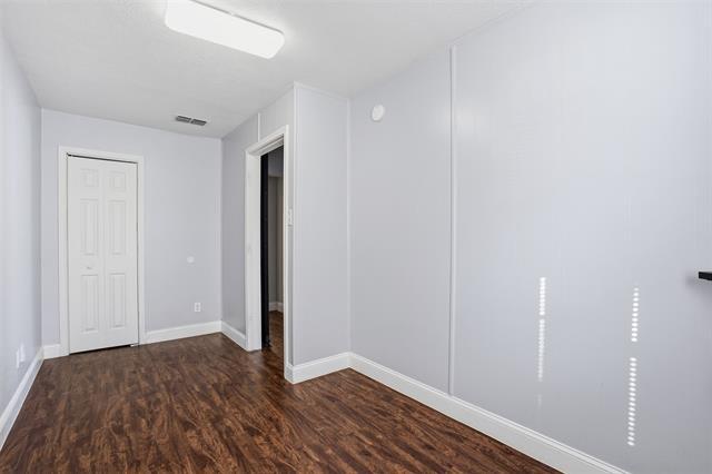 Foto del edificio - 209 E Lone Star St