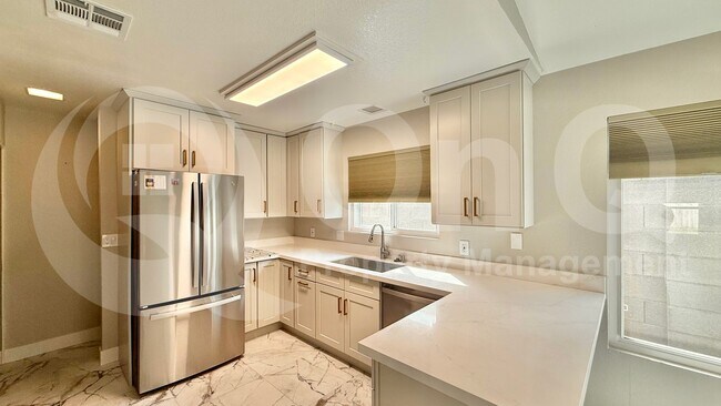 Foto del edificio - 1510 E Taro Ln