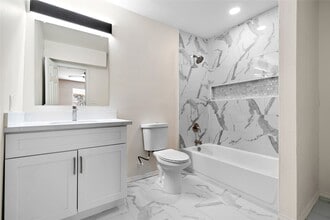 Building Photo - 9711 Linkmeadow Ln