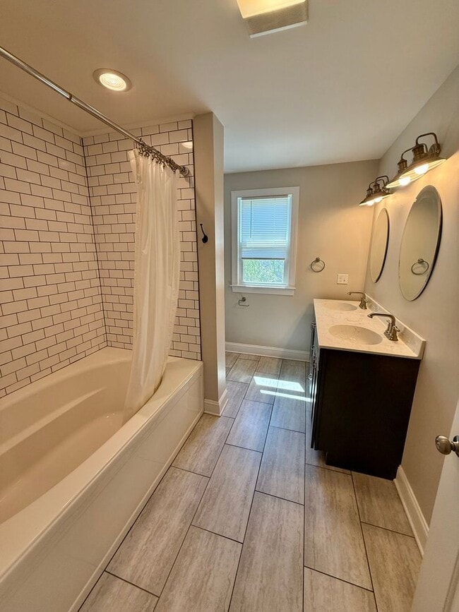 Building Photo - 3 Bedroom Home Available in Bath