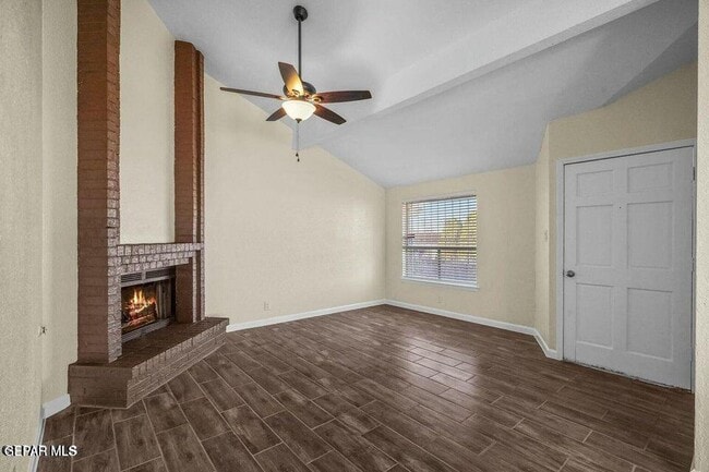 Building Photo - 5944 Bridalveil Dr