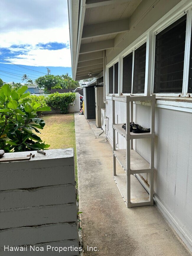 Building Photo - 3 br, 2 bath House - 572 A N. Kalaheo