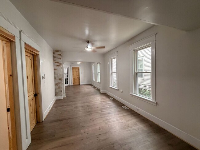 Foto del edificio - 722 E 7th St